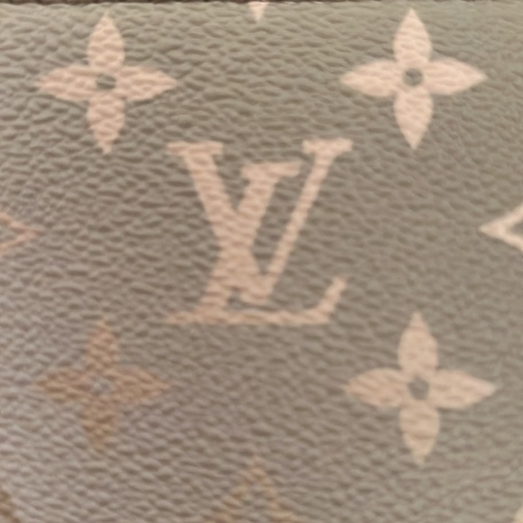 Limited edition 2022 Spring in the City Neverfull Pouchette in Sunset Kakhi SOLD - Picture 8 of 9